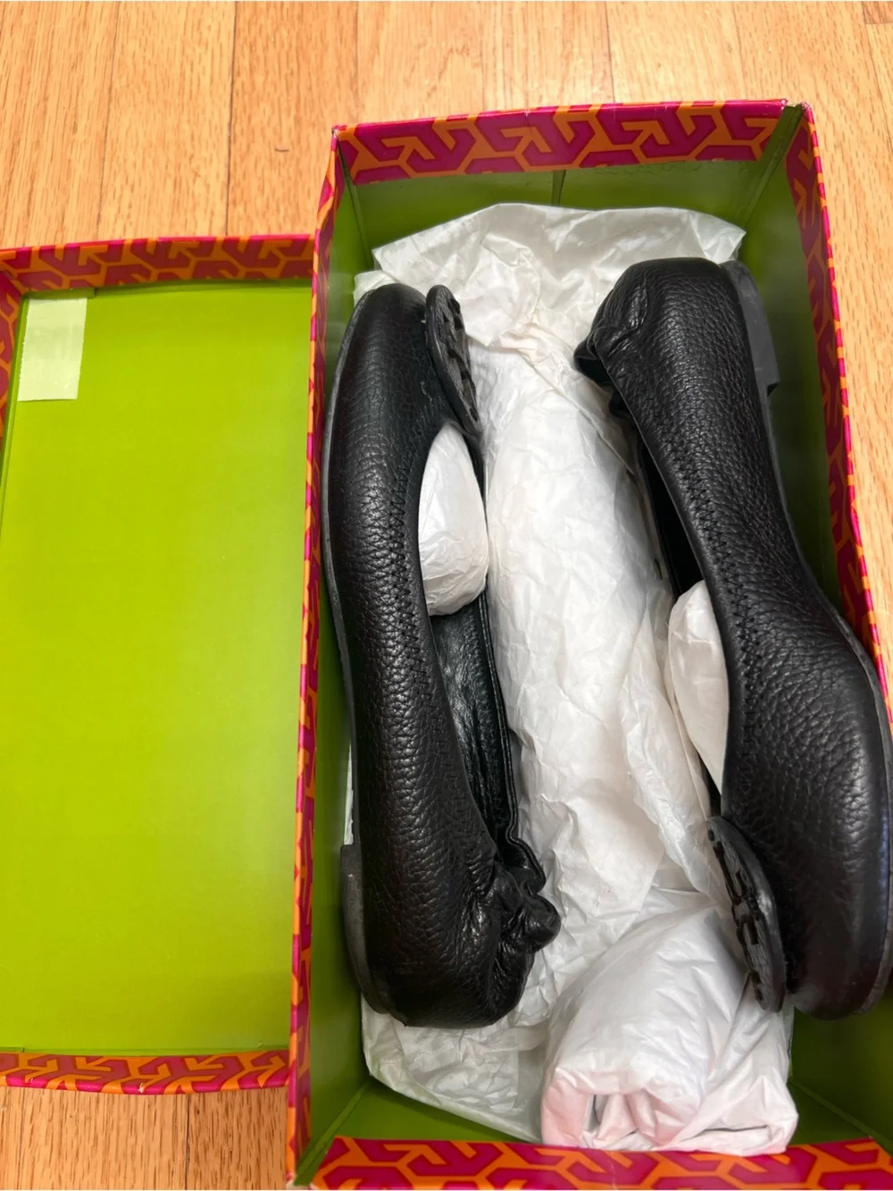 Tory Burch Reva Black Leather Ballet Flats Size 6 Logo Medallion w/ box